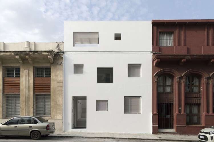 إعادة تدوير Frugoni / Estudio Cabrera