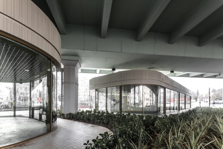 Mecidiyekoy Artwork & Istanbul Bookstore / KAAT ARCHITETURE + URBAN & caps.workplace