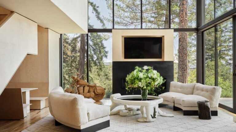 Tour a Mountaintop Napa Valley Residence That Lets the Starlight In