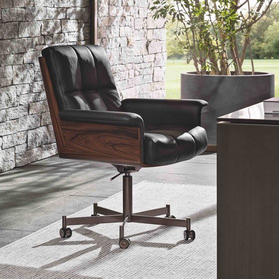 Flexibility and class in workspaces with Minotti | Information | Architonic
