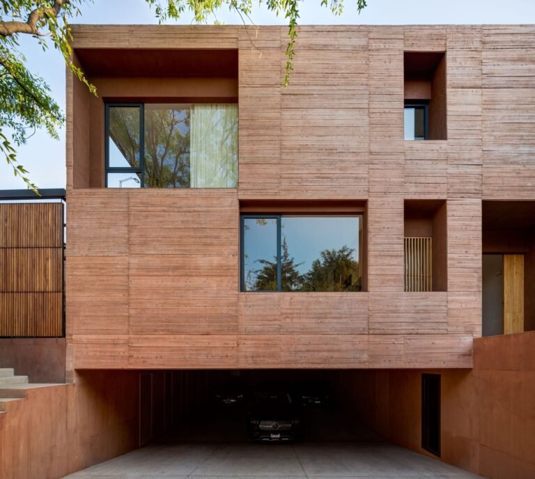 Monte Tauro Residence / PPAA Pérez Palacios Arquitectos Asociados