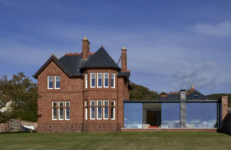House for a Chemist / Brown & Brown Architects ، © Edmund Sumner