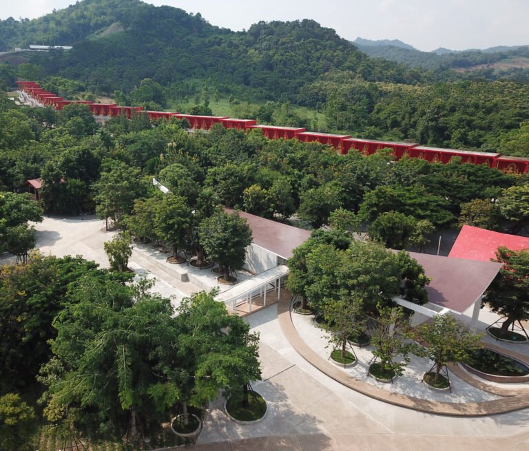 Stroll / Home / EKAR Architects