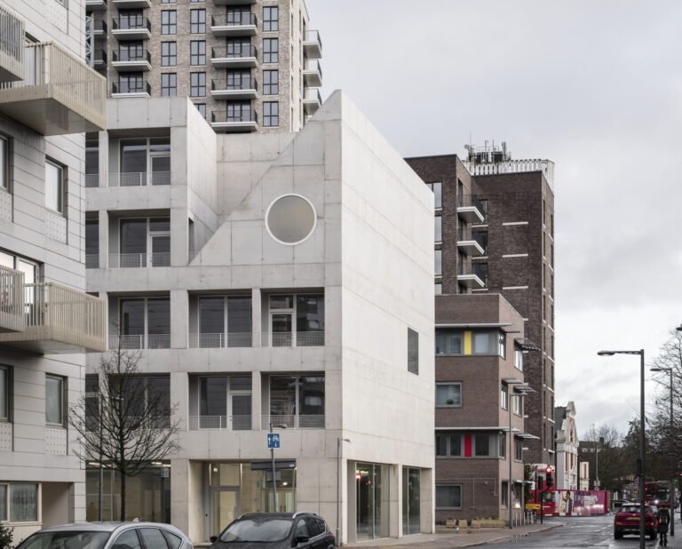 Home For Artists / Apparata Architects