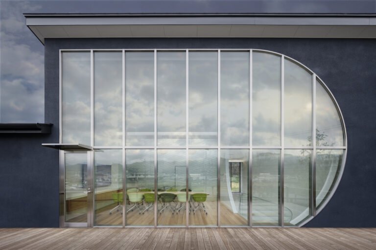 Yunosato Aquaphotomics Laboratory / Clouds Structure Workplace