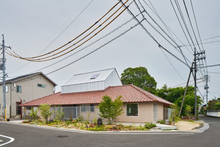 Mimosa Home / marutau