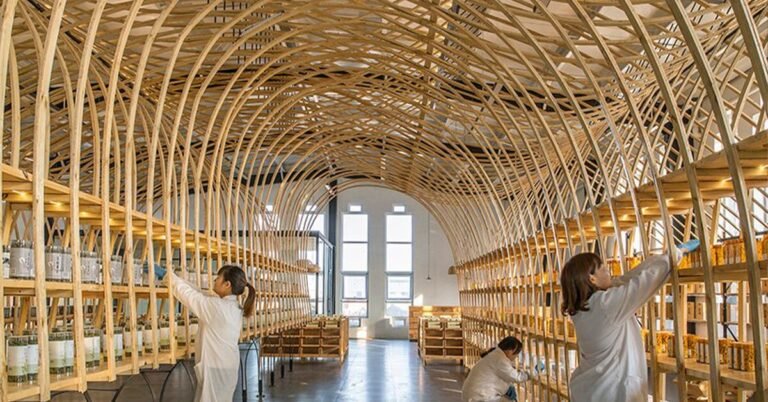 LUO studio bends wood panels into spellbinding exhibition show