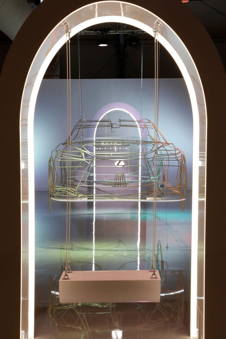 ربما تحتوي الصورة على أثاث ومباني معمارية