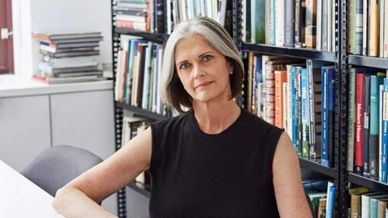  ديبورا بيرك تفوز بميدالية توباز 2022 للتميز في التعليم المعماري |  2021-12-14
