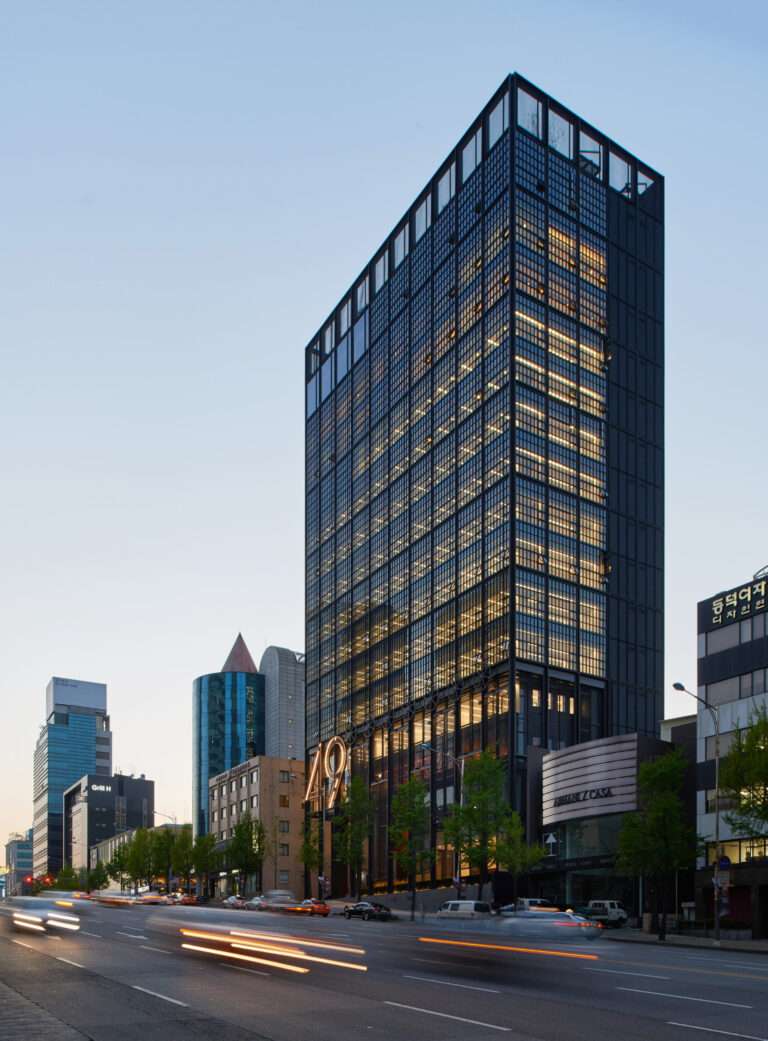 كيف يتحدى أولسون كونديج المفاهيم المسبقة لممارساتهم المعمارية
