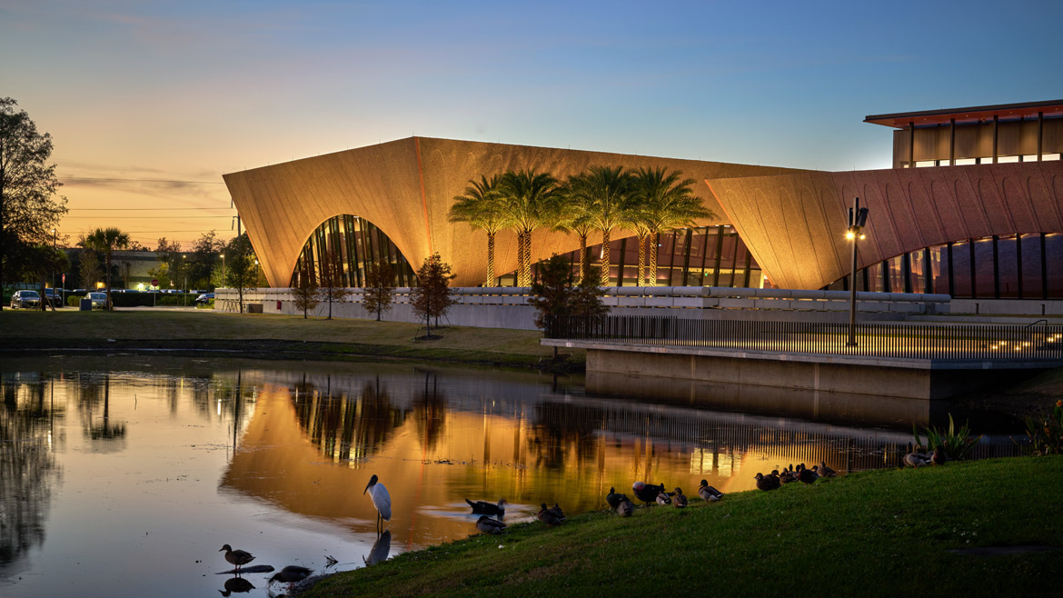 مجمع مكتبة من تأليف David Adjaye يفتتح في وينتر بارك ، فلوريدا |  2021-12-12