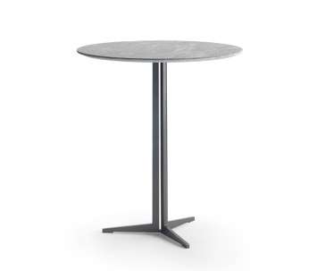  يطير في الهواء الطلق طاولة عالية صغيرة من Flexform |  Architonic
