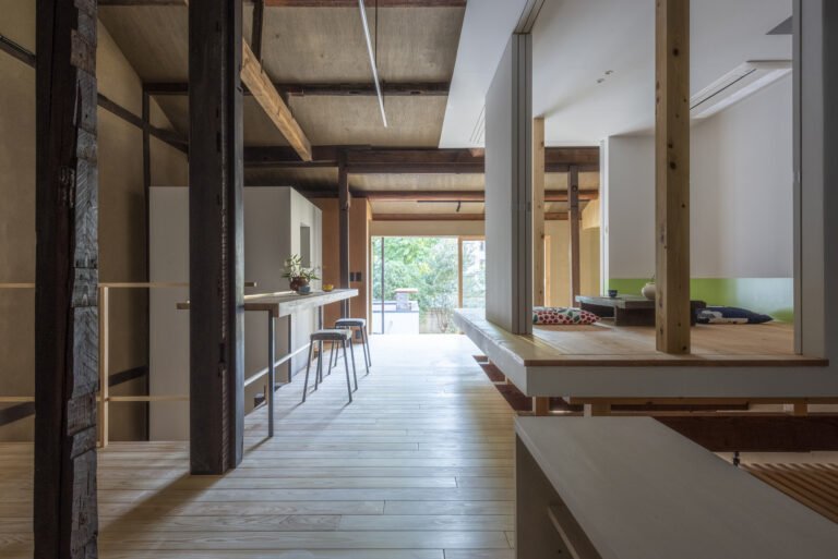 Home in Marutamachi / td-Atelier + ENDO SHOJIRO DESIGN