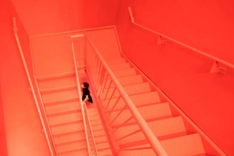 How Coloration Impacts Structure