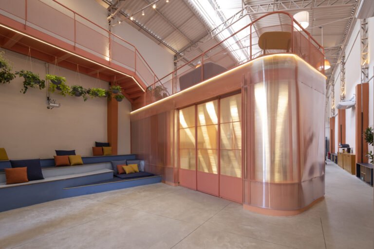 Synesthetic Structure: Attending to Know the Work of Superlimão