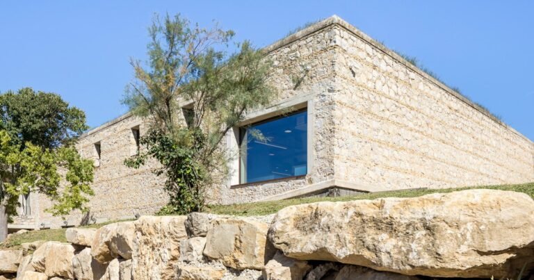 brenac & gonzalez restores french firm cafeteria with influences from gallo-roman villas