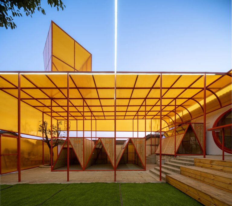 Reconstruction Design of Wuhan Stray Animal Base Adoption Space / UAO Design