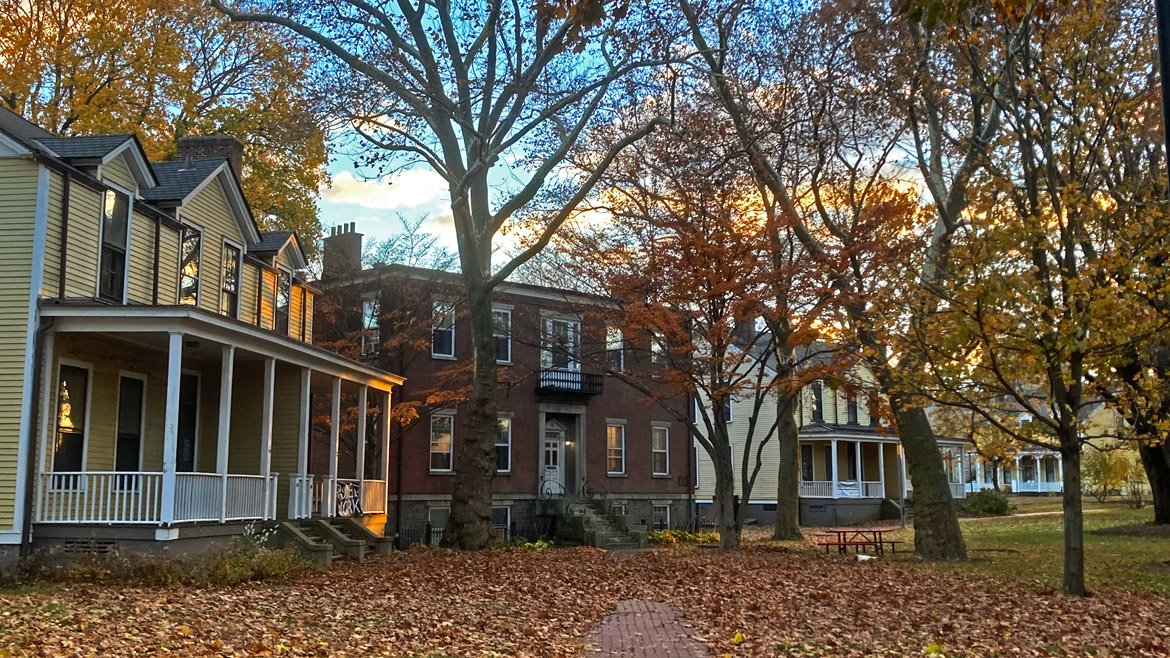 أحدث معرض IPA في جزيرة المحافظين يعيد تخيل نيويورك بدون BQE |  2022-01-25