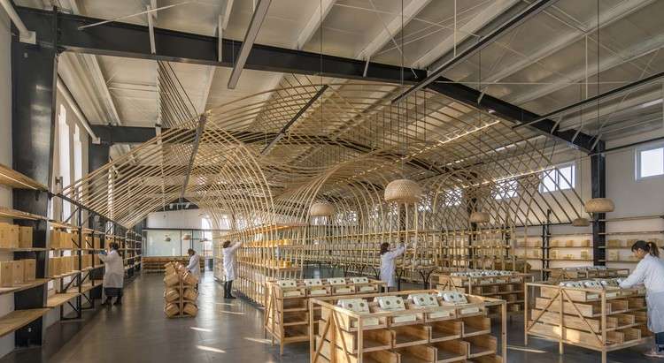 أرفف عرض أقحوان الجليد من Yuntai / استوديو LUO ، مشهد العمل (منظر عام).  صورة © Weiqi Jin