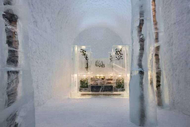 جناح الفندق المصنوع من الجليد في Icehotel