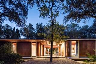 تبحث فيلا سيناف جان بروفي في سان تروبيه عن مالك جديد مقابل 3.5 مليون يورو
