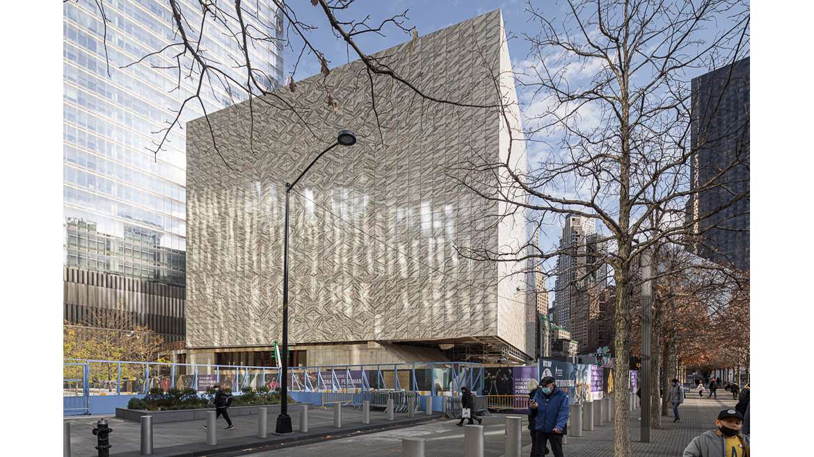 كيف تم إنشاء الواجهة الحجرية الشفافة في مركز بيرلمان للفنون المسرحية |  2022-01-19