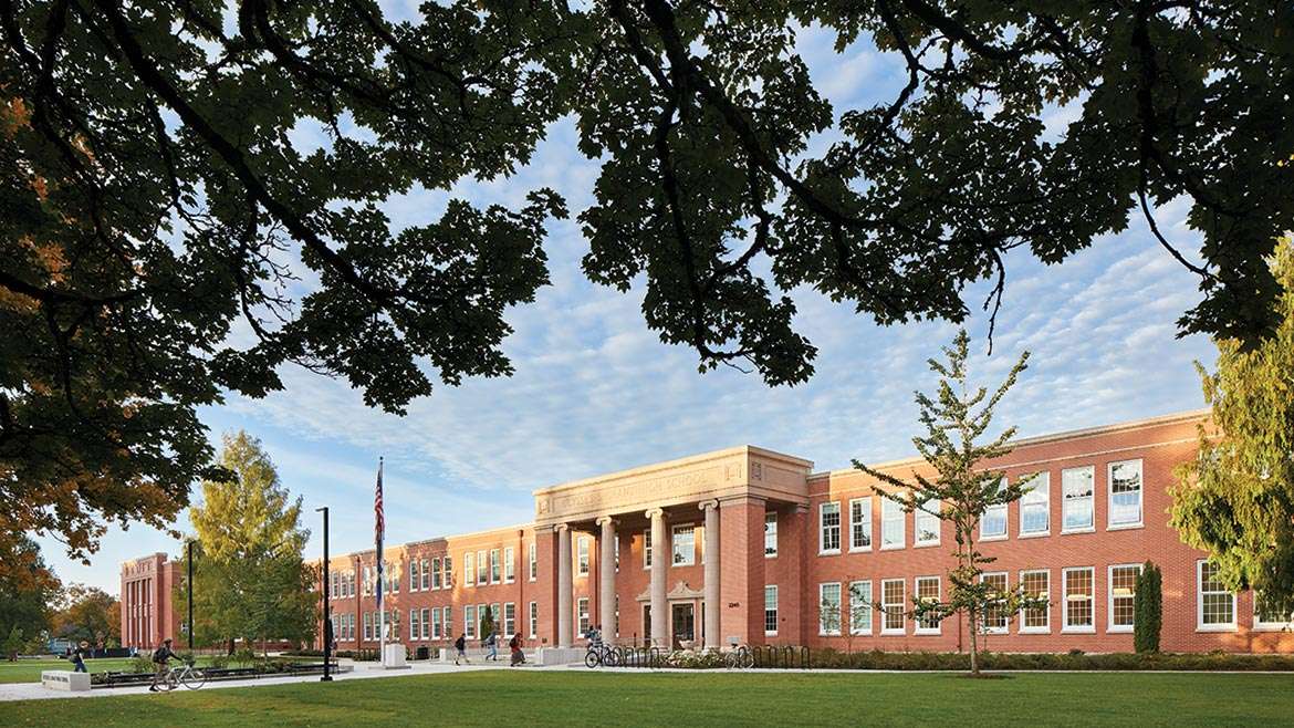 مدرسة جرانت الثانوية للمهندسين المعماريين محلوم |  2021-12-21