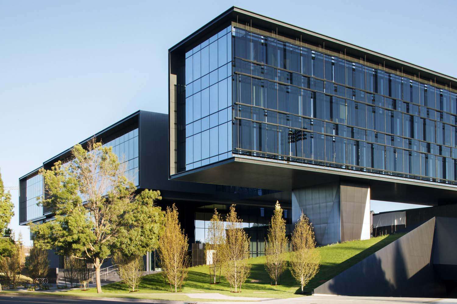 نصب ZGF المدرع لكرة القدم