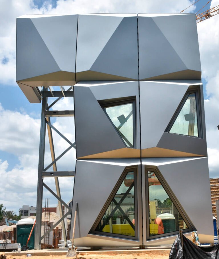 بالحجم الطبيعي بالحجم الطبيعي لواجهة ألمنيوم شبيهة بالكريستال في حقل