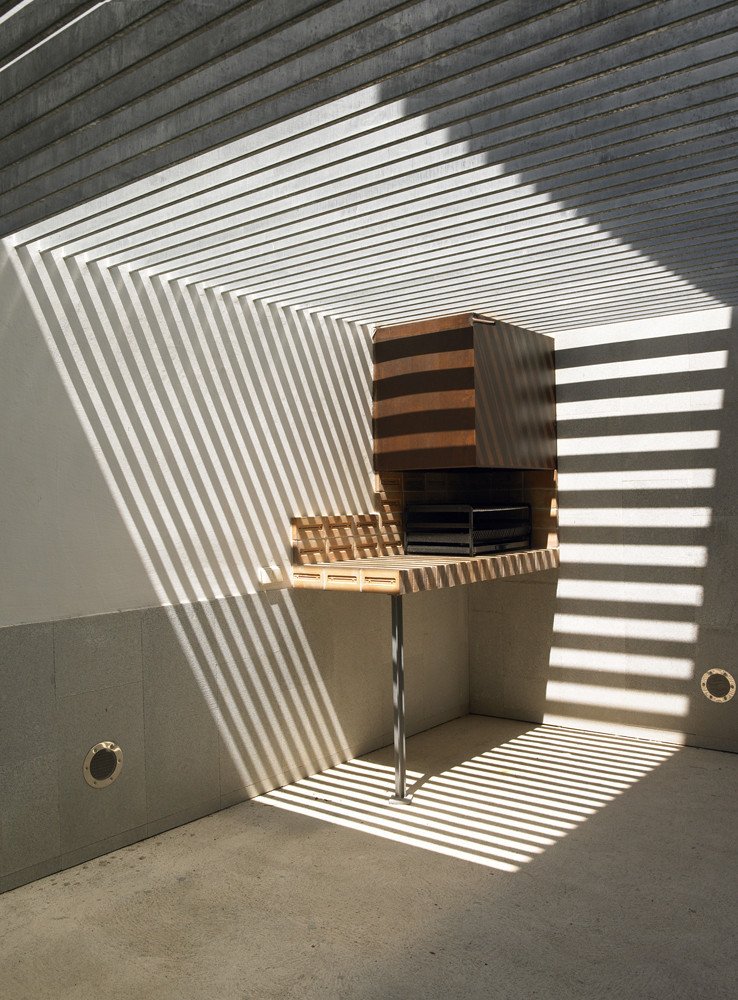 Gentle as a Design Assertion: Inspiring Methods to Handle Pure Lighting