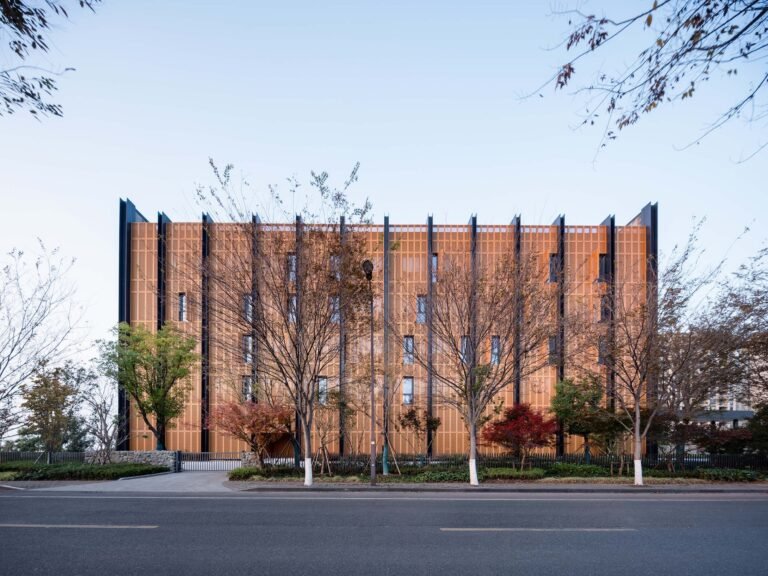 Chapter and Verse Lodge / New Apply Studio