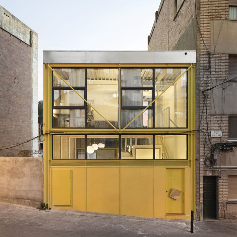 Collumpio Home / MACH