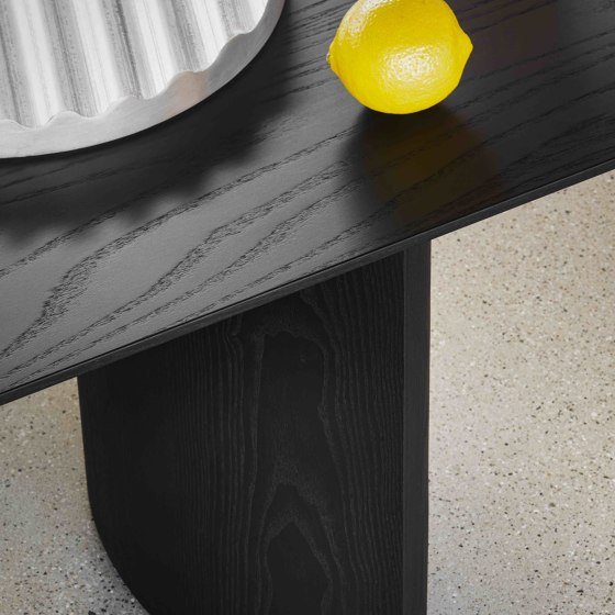 Miniforms serves up the monolithic Plauto desk | Information | Architonic