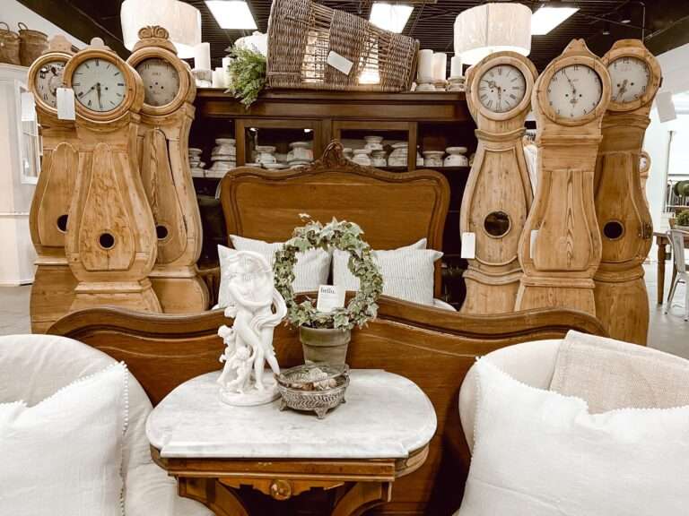 White & Faded at The Found Cottage: خلاصة إطلاقنا
