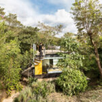 Loft Between the Timber / Rudner Lopes Arquitetura