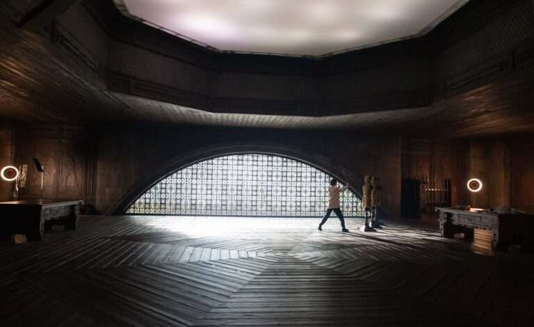 ربما تحتوي الصورة على أرضيات مبنى بشري