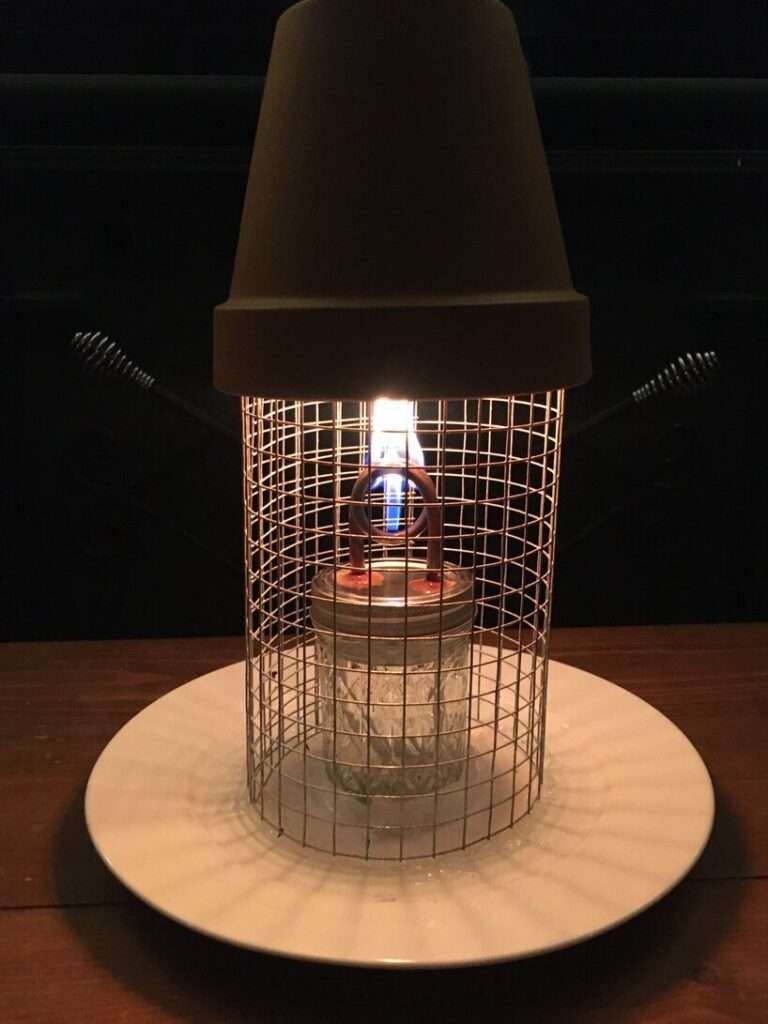 تكلف هذه السخانات DIY الآمنة للخيام للأشخاص غير المسكنين 7 دولارات فقط