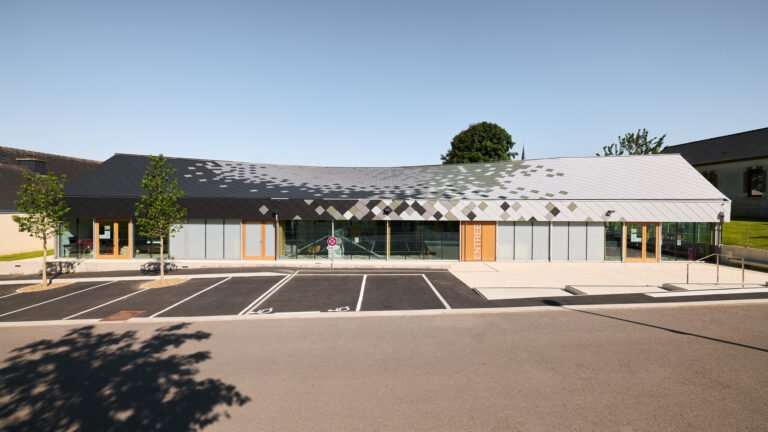 Cultural Center Flying Roof / OVERCODE architecture urbanisme