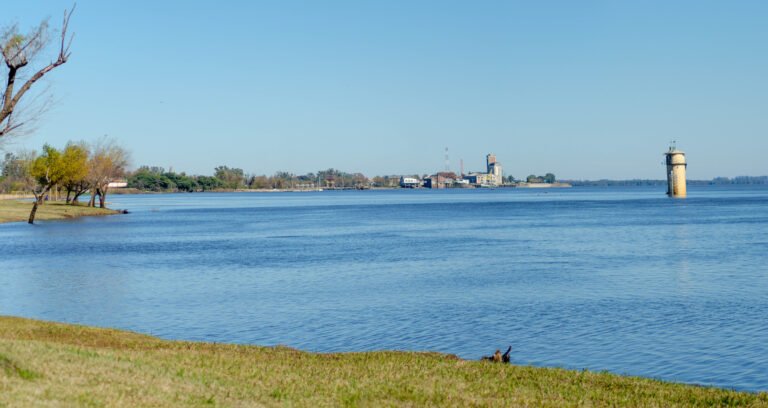 OMA Commissioned to Transform the Coastline of Paysandú, Uruguay