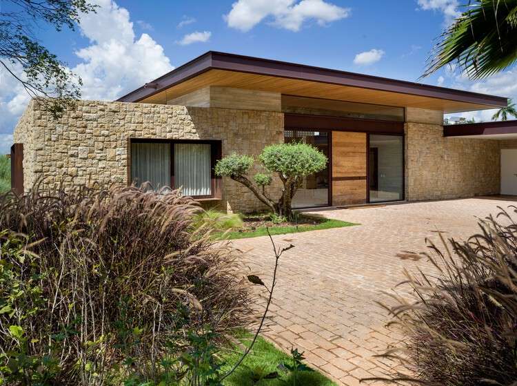 House FT / Leonardo Junqueira Arquitetura ، © ROMULO FIALDINI