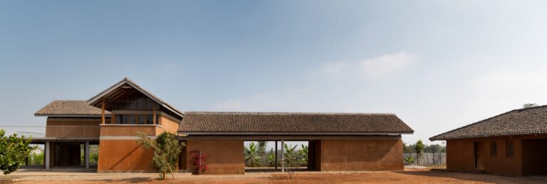 House of Earth and Stone / STUDIO MOTLEY