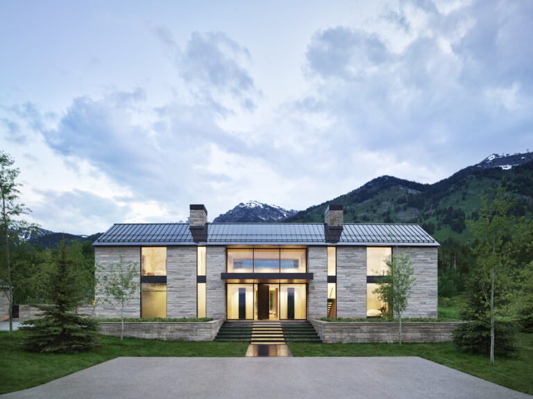 Five Shadows Residence / CLB Architects