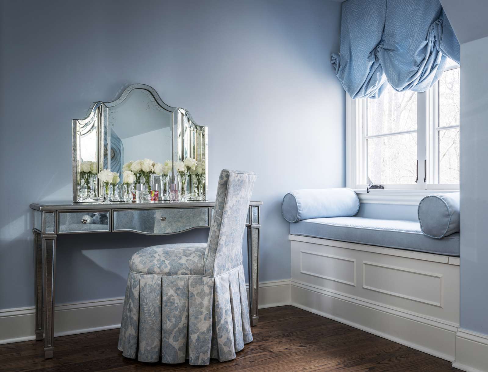 7 طرق لإعادة إنشاء السحر الخالد لتصميمات ريجنسي الداخلية