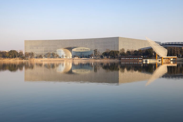 Yangzhou Grand Canal Theatre / TJAD