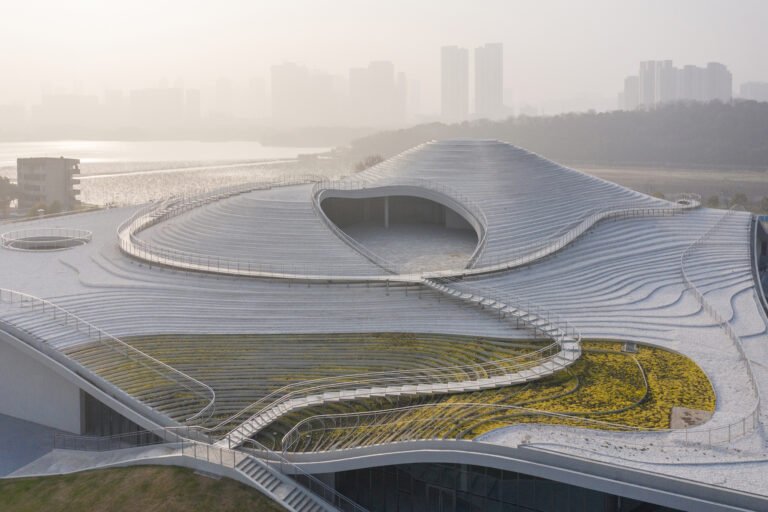 Qintai Art Museum / Atelier Deshaus