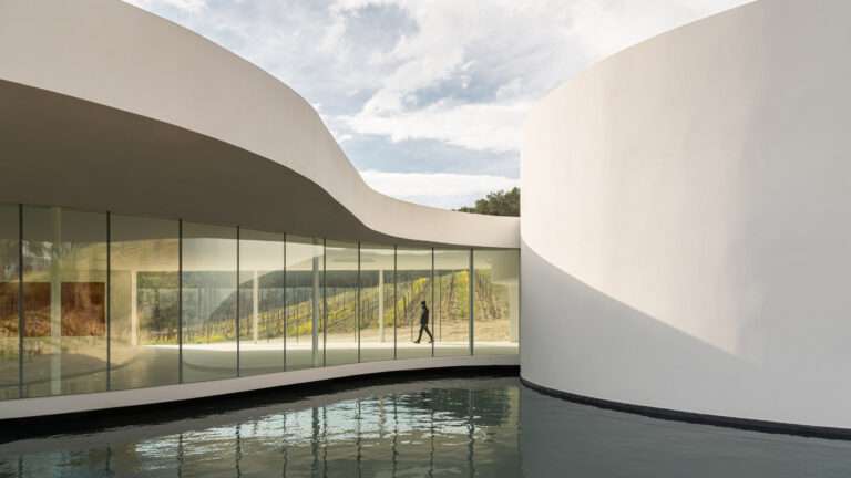 افتتاح آخر أعمال أوسكار نيماير في شاتو لا كوست في بروفانس
