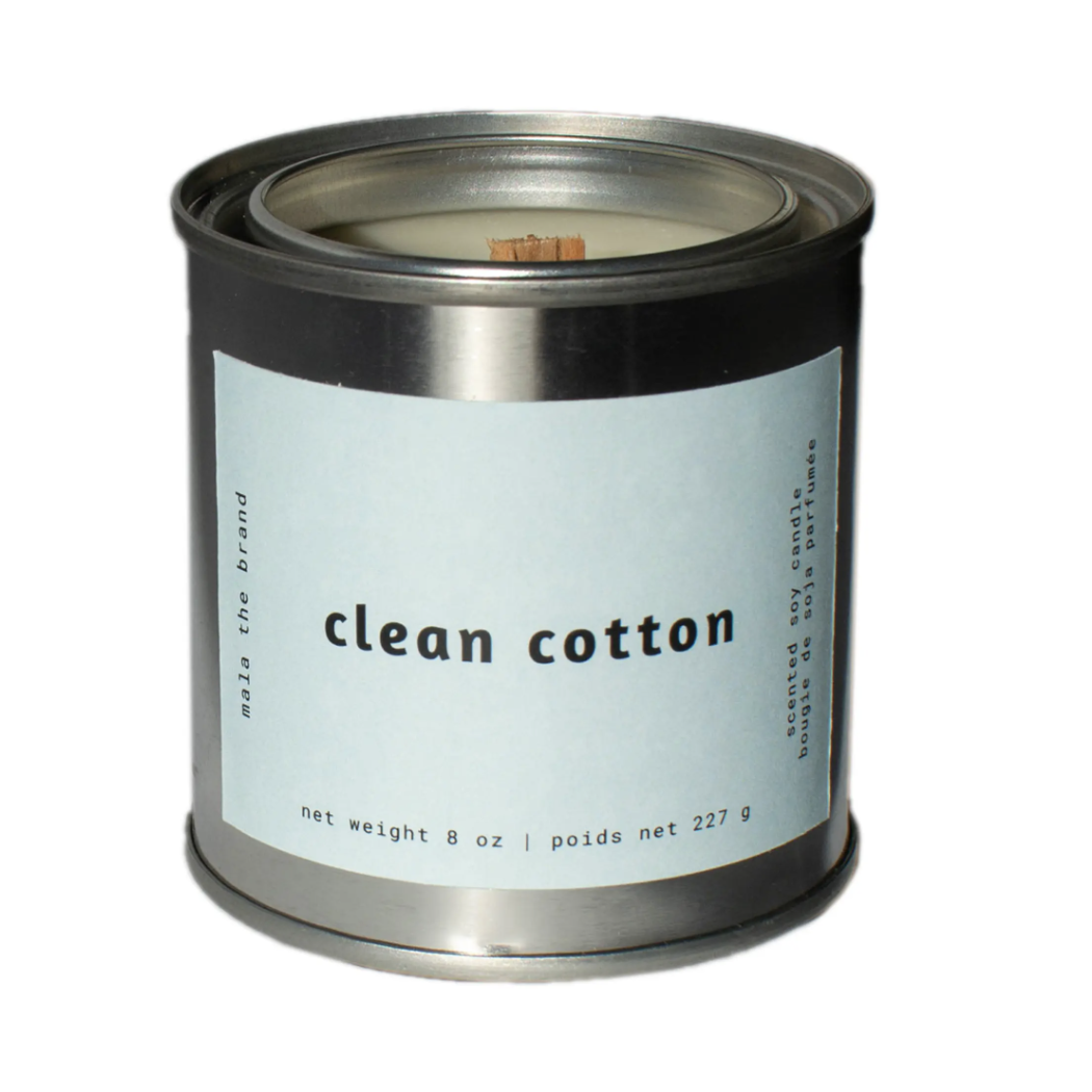 ربما تحتوي الصورة على: زجاجة وشاكير