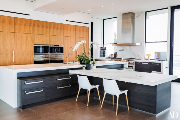 ربما تحتوي الصورة على أثاث ومطبخ وتصميم داخلي