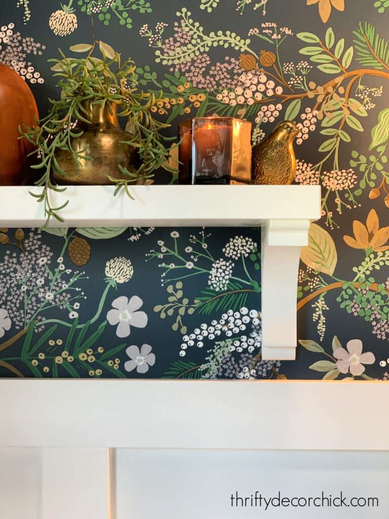 خلفية الأزهار الخضراء الزرقاء في الحمام