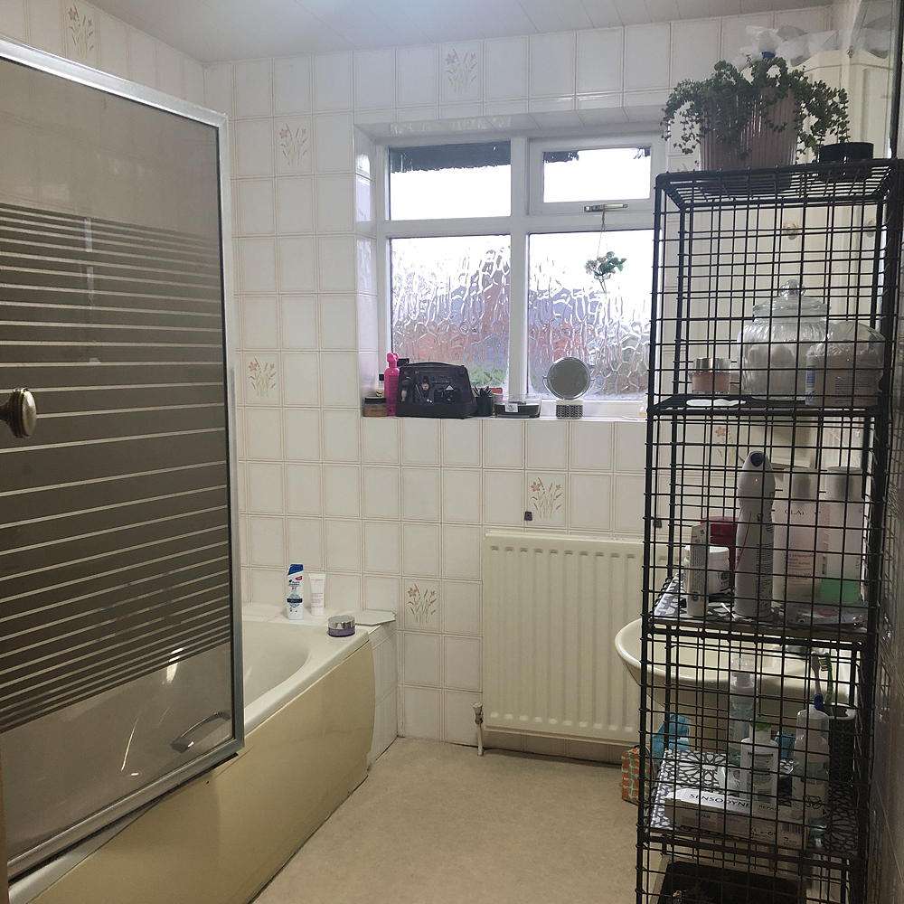 وفر صاحب المنزل هذا 1000 جنيه إسترليني على هذا الحمام الأنيق للغاية